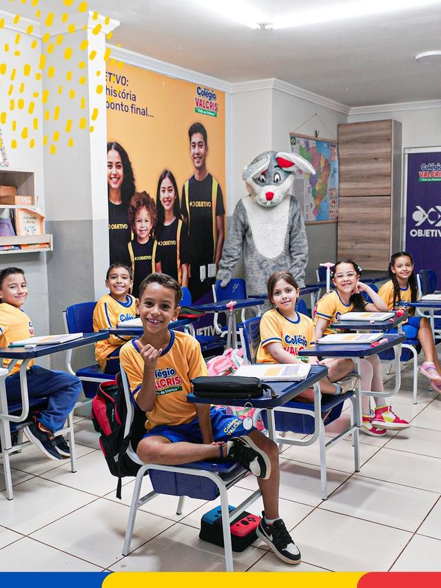 Sala de aula do Ensino Fundamental durante a tarde